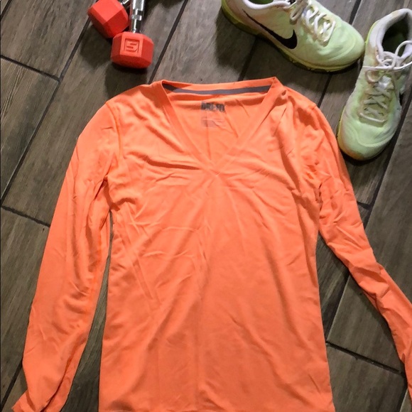 Nike dry fit long sleeve tee - Picture 1 of 3